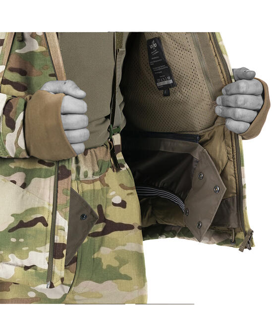 Тактическото зимно яке Delta OL 4.0 Multicam